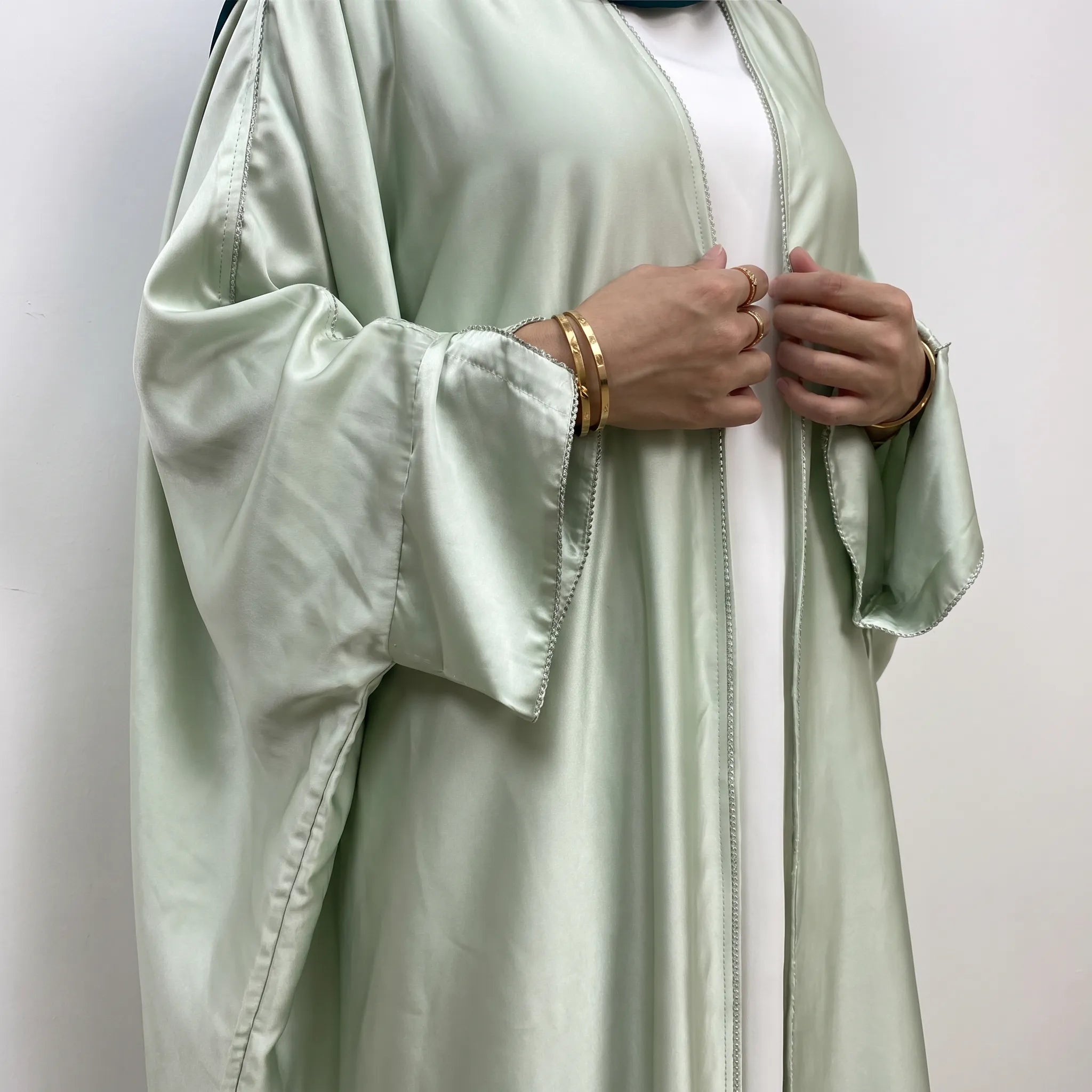 saudi open Abaya
